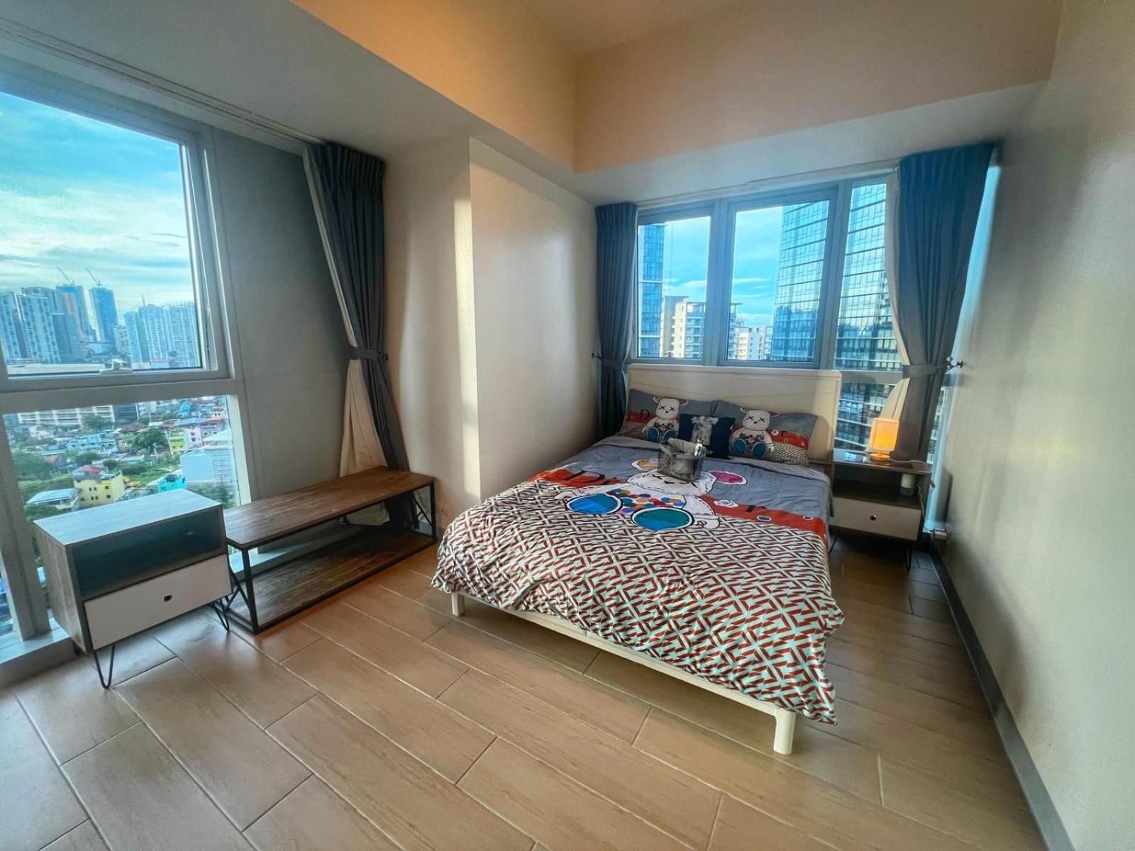 Eg Private House -Bgc Uptown Aparthotel Тагуиг Екстериор снимка